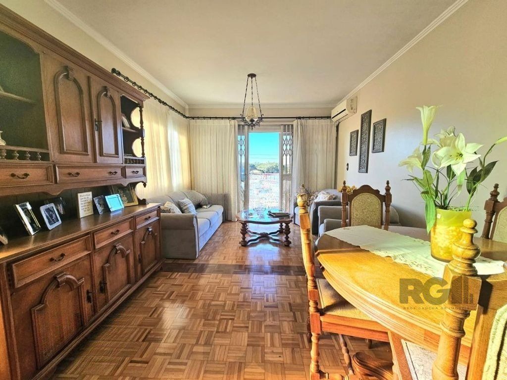 Casa de 4 dormitórios á venda no bairro Partenon — foto 1