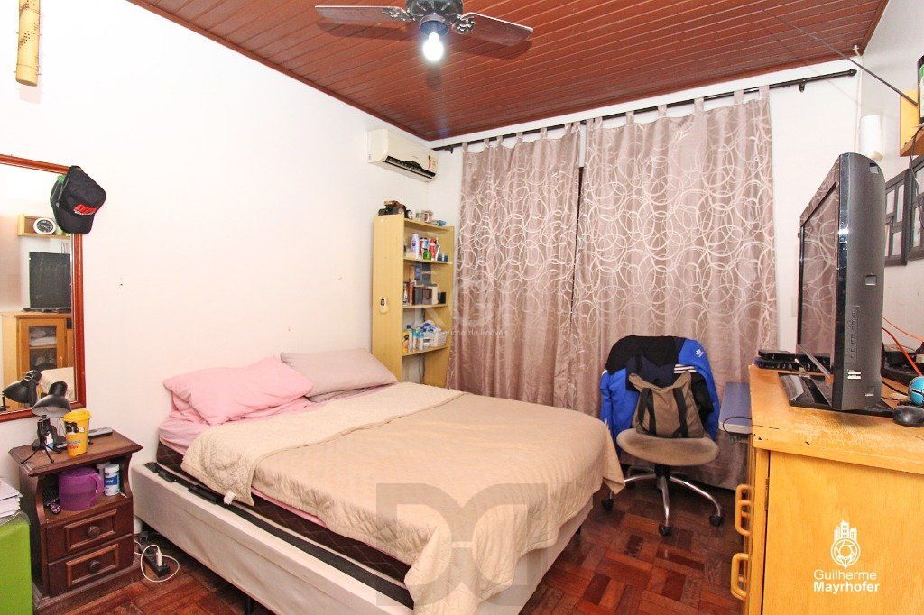 Casa para Venda - 202m², 4 dormitórios, sendo 1 suites, 3 vagas - Petrópolis — foto 16