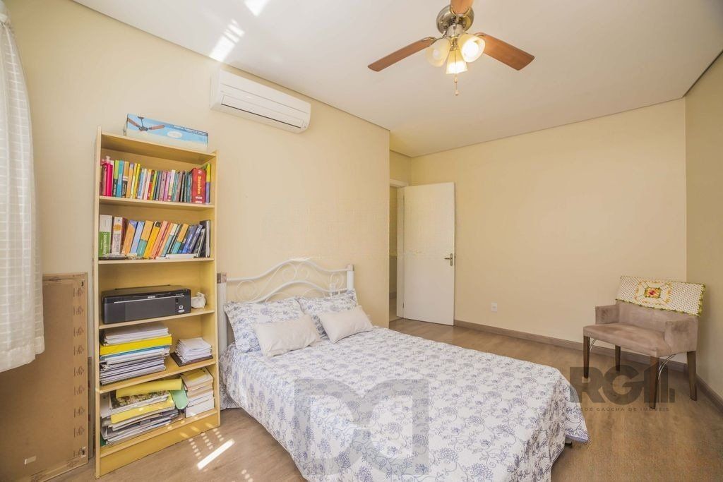 Casa de 4 dormitórios no bairro Glória — foto 14