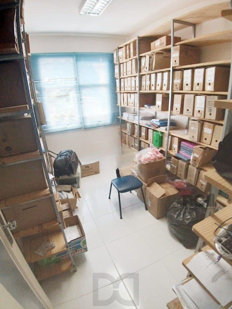 Casa comercial com 12 dormitórios no bairro Teresópolis — foto 20