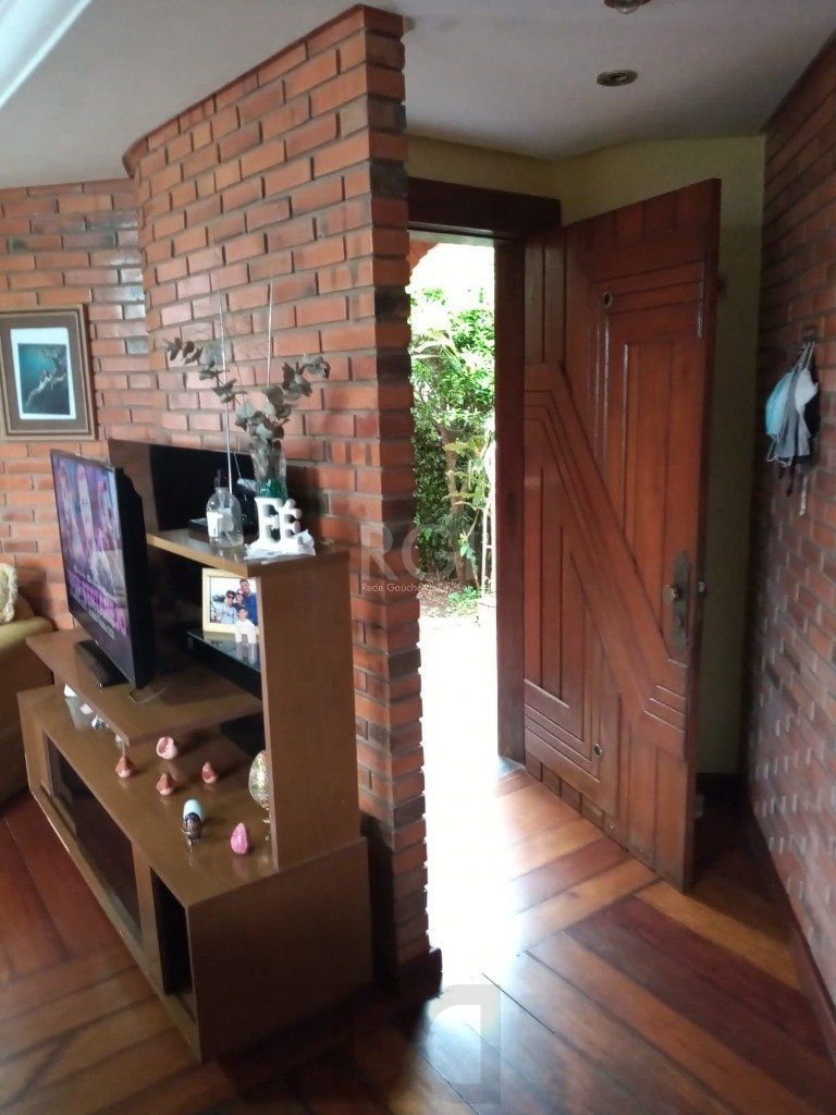 Casa para Venda - 256.87m², 3 dormitórios, sendo 1 suites, 2 vagas - Teresópolis — foto 5