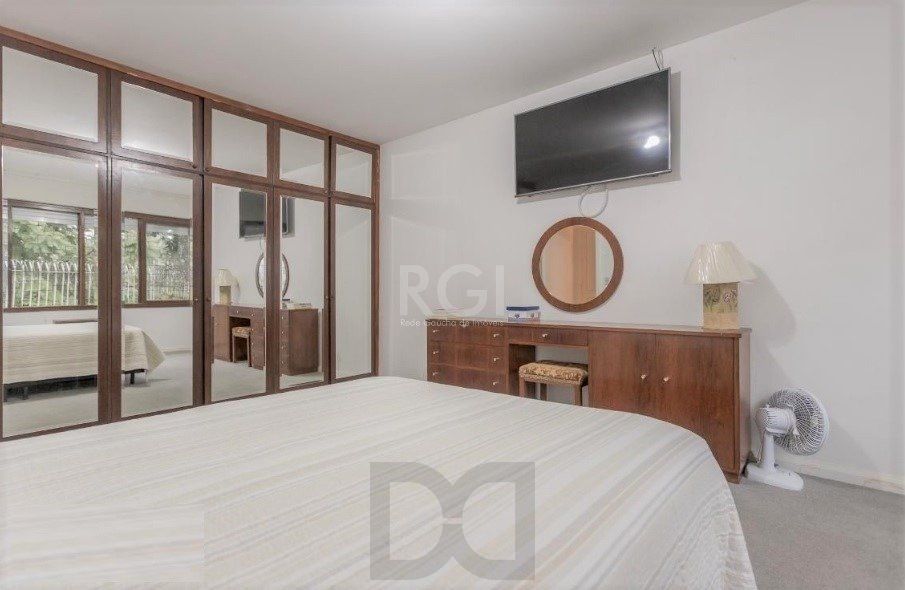 Casa para Venda - 327m², 4 dormitórios, sendo 1 suites, 3 vagas - Chácara das Pedras — foto 10