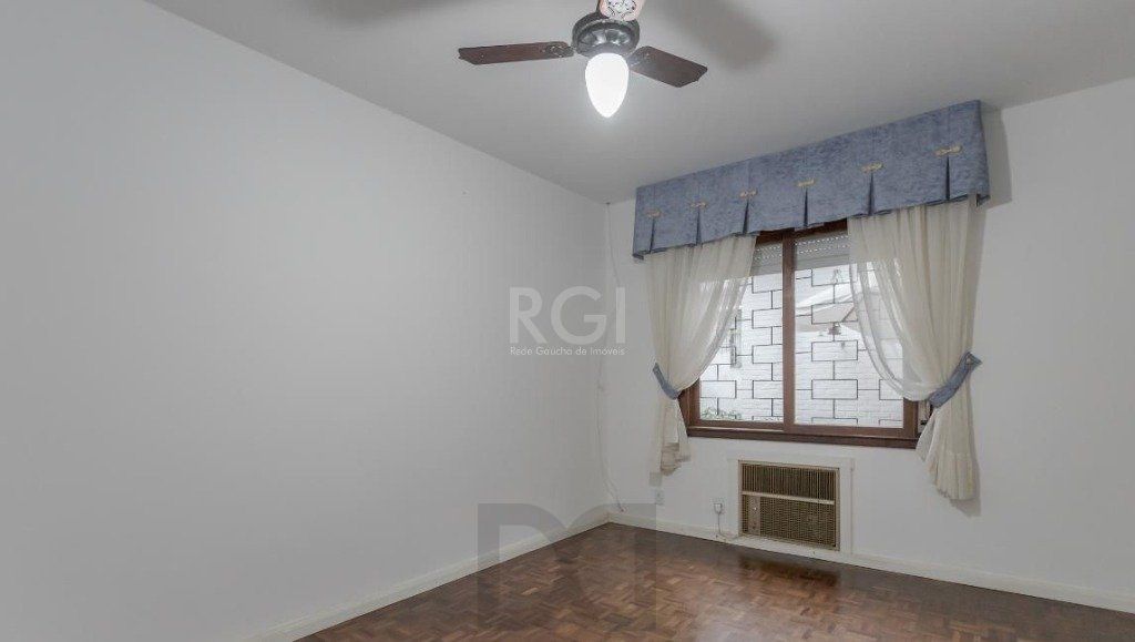Casa para Venda - 327m², 4 dormitórios, sendo 1 suites, 3 vagas - Chácara das Pedras — foto 31
