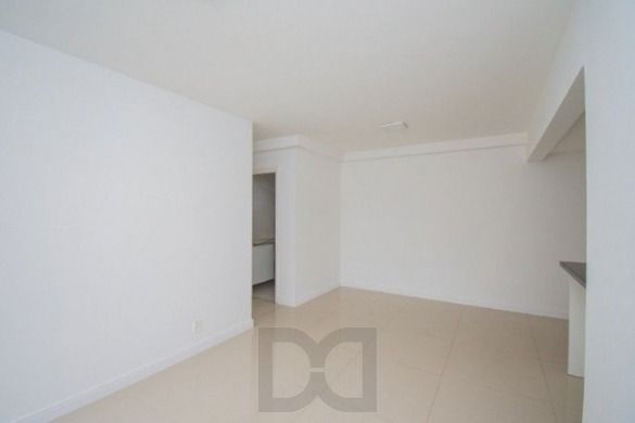 Apartamento com 3 quartos e 75m² à venda em Jardim Carvalho, Porto Alegre. — foto 2