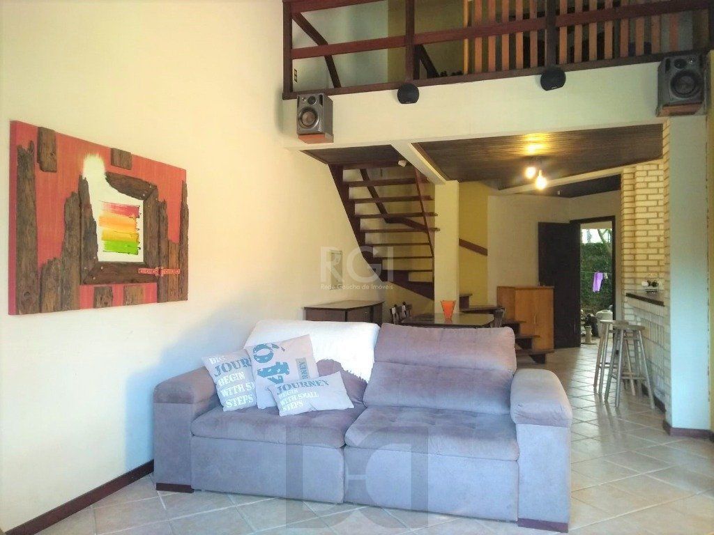 Casa para Venda - 219m², 3 dormitórios, sendo 1 suites, 4 vagas - Menino Deus — foto 2