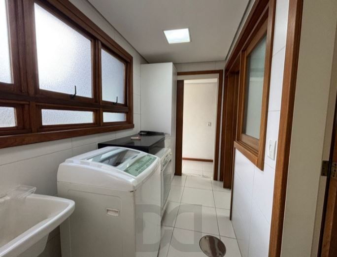 Apartamento amplo de 02 quartos com suite, 1 vaga no Menino Deus - Porto Alegre /RS — foto 15