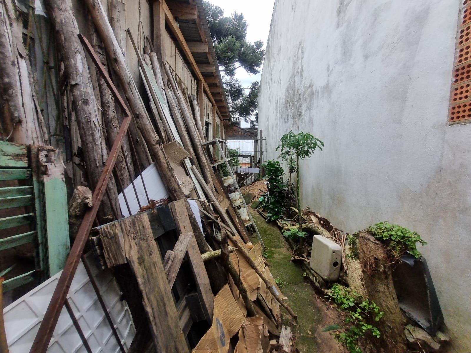 Chalé e edícula em Terreno plano e bem localizado! Ótima oportunidade para investir! — foto 11