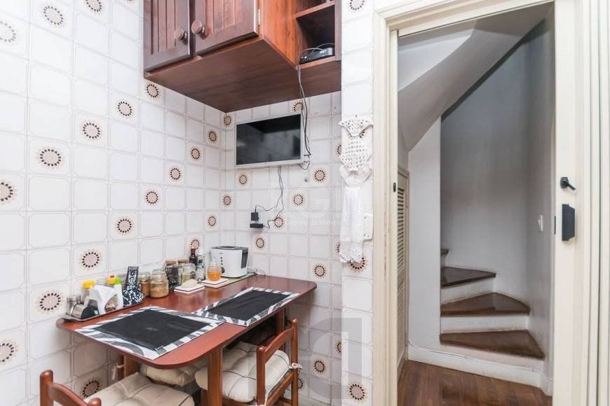 Cobertura para Venda - 180m², 3 dormitórios, sendo 1 suites, 1 vaga - Petrópolis — foto 18