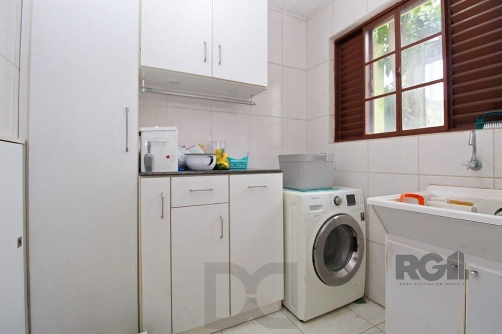 Casa de 275m² - 3 dormitórios e 3 vagas no bairro Coronel Aparício Borges — foto 27