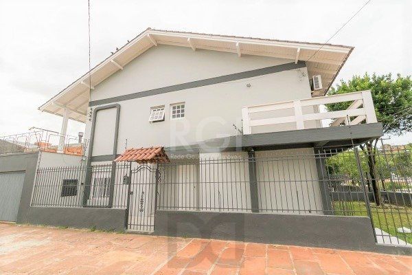 Casa para Venda - 238.35m², 4 dormitórios, sendo 1 suites, 2 vagas - Nonoai — foto 1