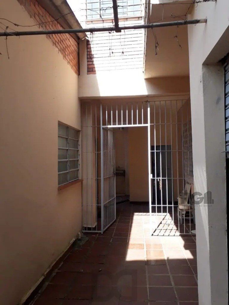 Casa com 5 dormitórios no bairro Passo das Pedras - Porto Alegre — foto 14
