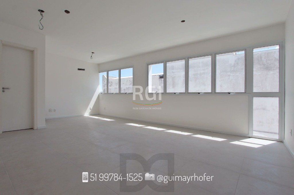 Conjunto/Sala para Venda - 47m², 0 dormitórios, 1 vaga - Menino Deus — foto 2