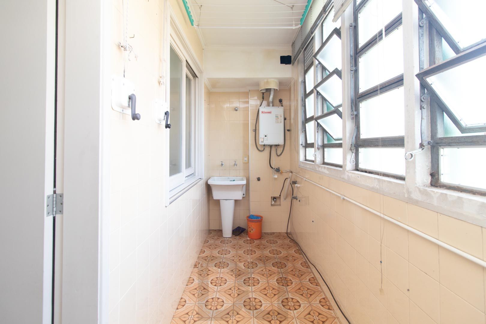 Apartamento de 03 dormitorios com suite e vaga coberta no bairro Menino Deus — foto 13