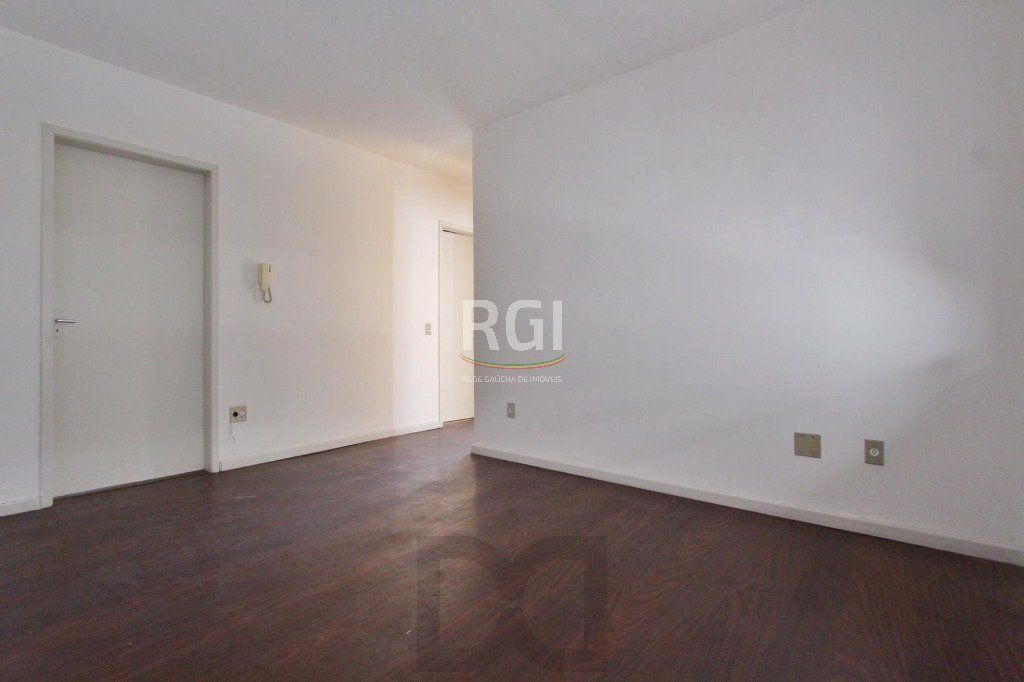 Apartamento 2 dormitórios no bairro Teresópolis em Porto Alegre para Comprar ou Alugar — foto 2