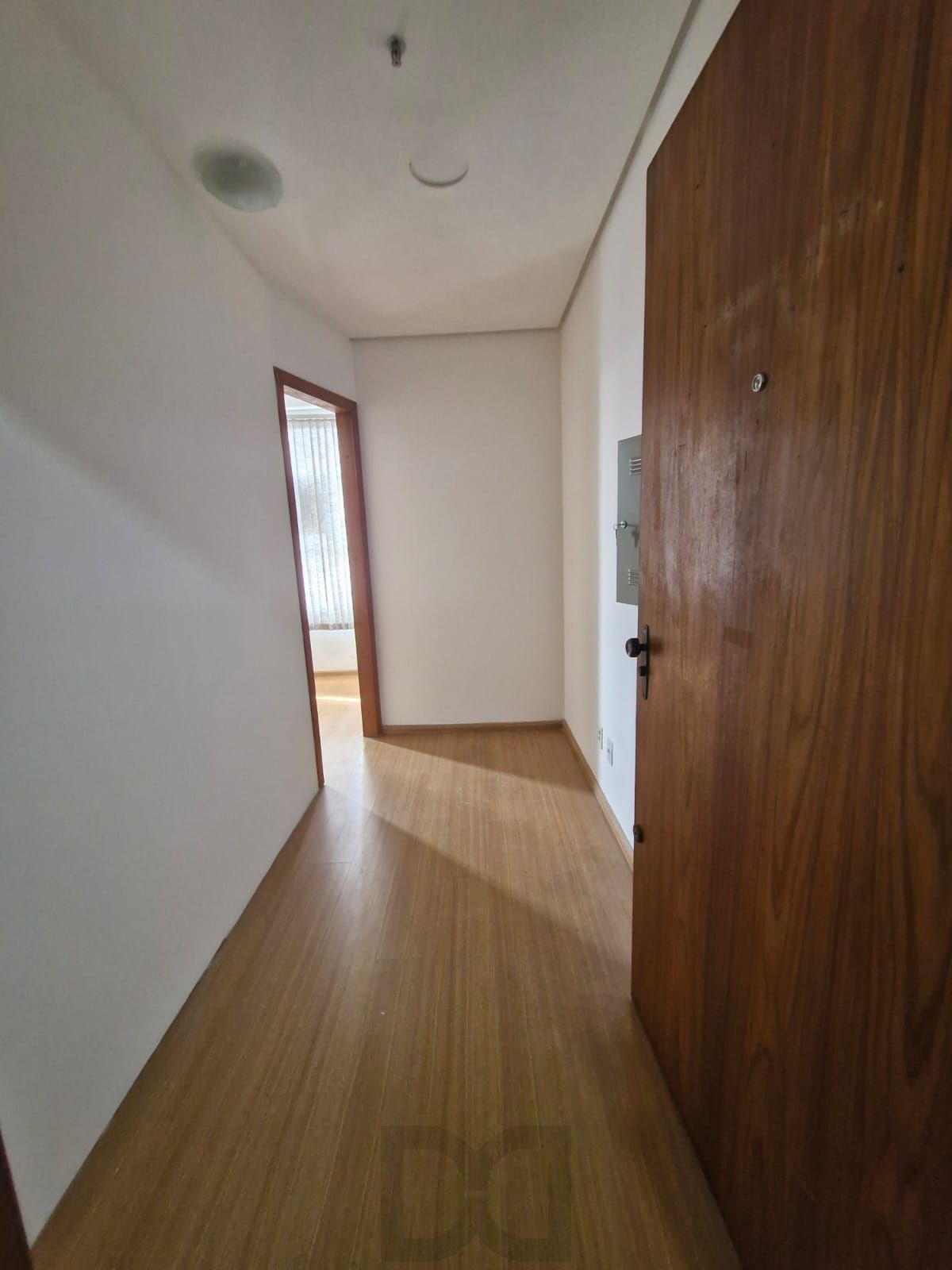 Sala comercial em prédio com elevador, no bairro Teresópolis. — foto 7