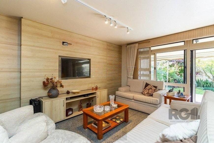 Casa para Venda - 235m², 4 dormitórios, sendo 1 suites, 2 vagas - Azenha — foto 1
