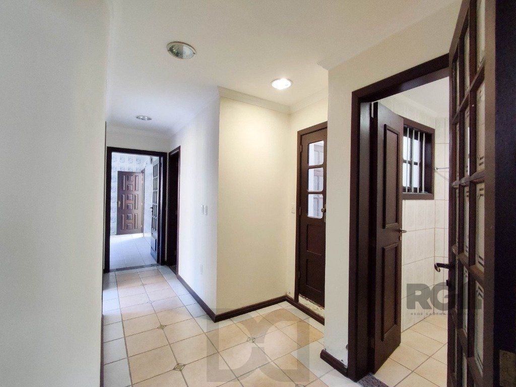 Excelente casa de 230m² com 4 dormitórios e 3 vagas. — foto 11