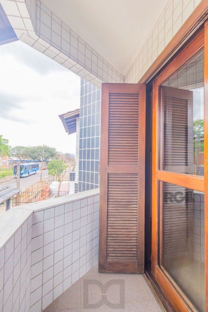 Casa com 240m², 3 dormitórios, 6 vagas no bairro Sarandi — foto 13