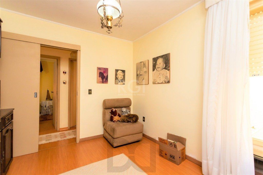 Casa para Venda - 228m², 4 dormitórios, sendo 1 suites, 5 vagas - Teresópolis — foto 30