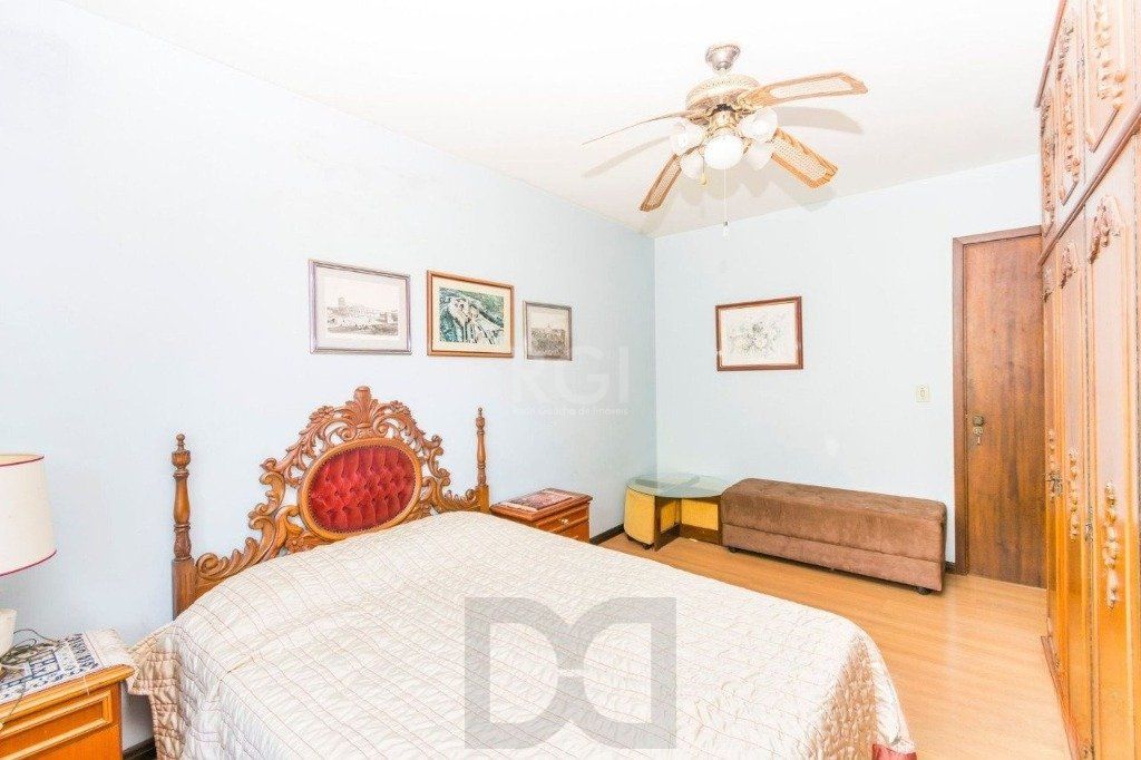 Casa de 333m² com 4 dormitórios, pátio com piscina, espaço gourmet com churrasqueira e 4 vaga de garagem no bairro Passo da Areia — foto 22