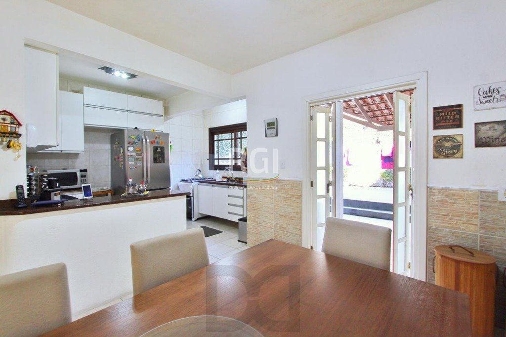 Casa para Venda - 260m², 5 dormitórios, sendo 2 suites, 4 vagas - Teresópolis — foto 23