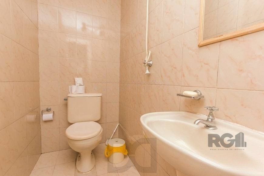 Casa de 380m² - 4 dormitórios, 2 suítes, 4 vagas no bairro Bom Jesus — foto 30