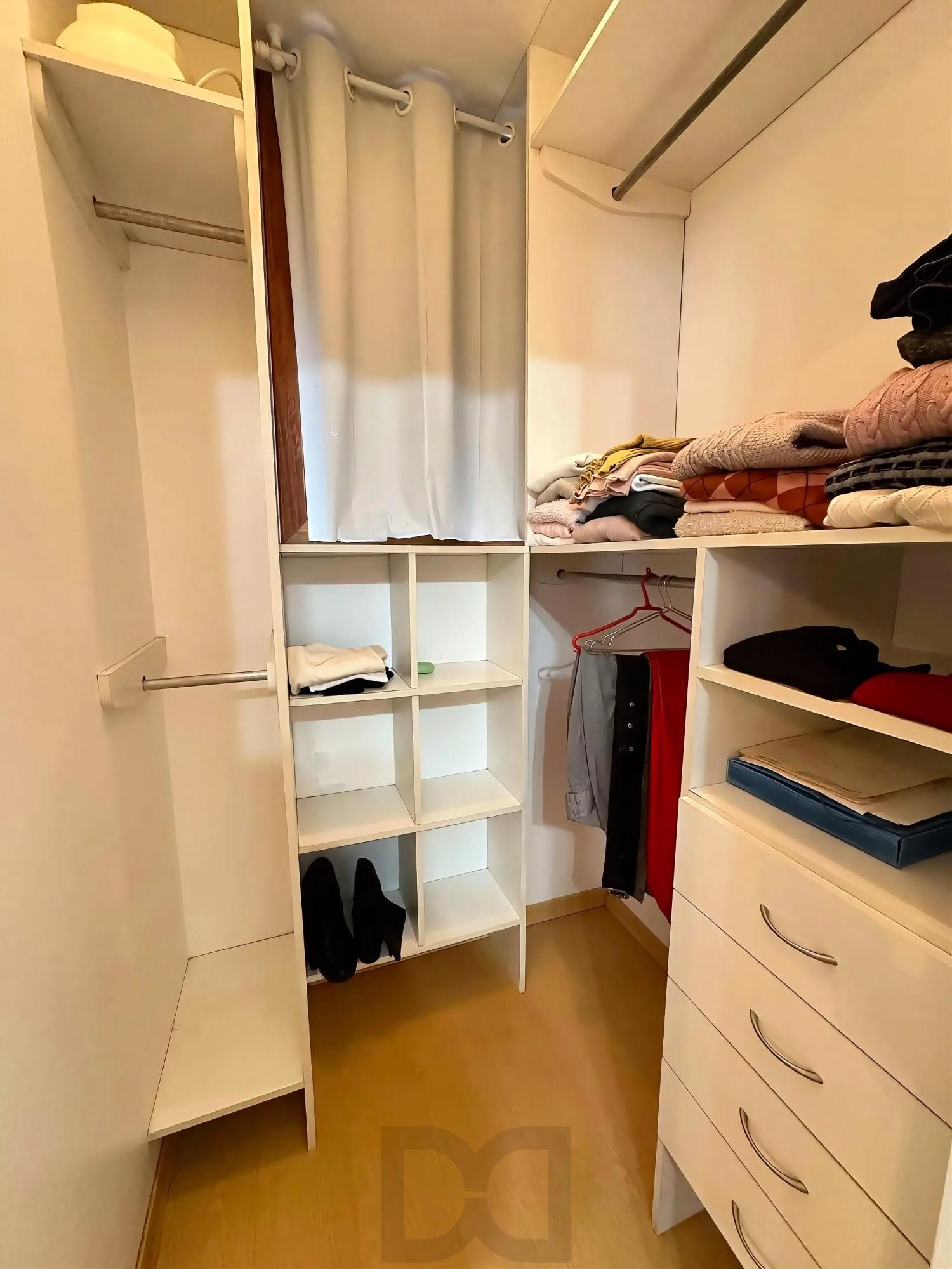 Casa com 4 dormitórios e 309m² à venda em Floresta, Porto Alegre. — foto 17