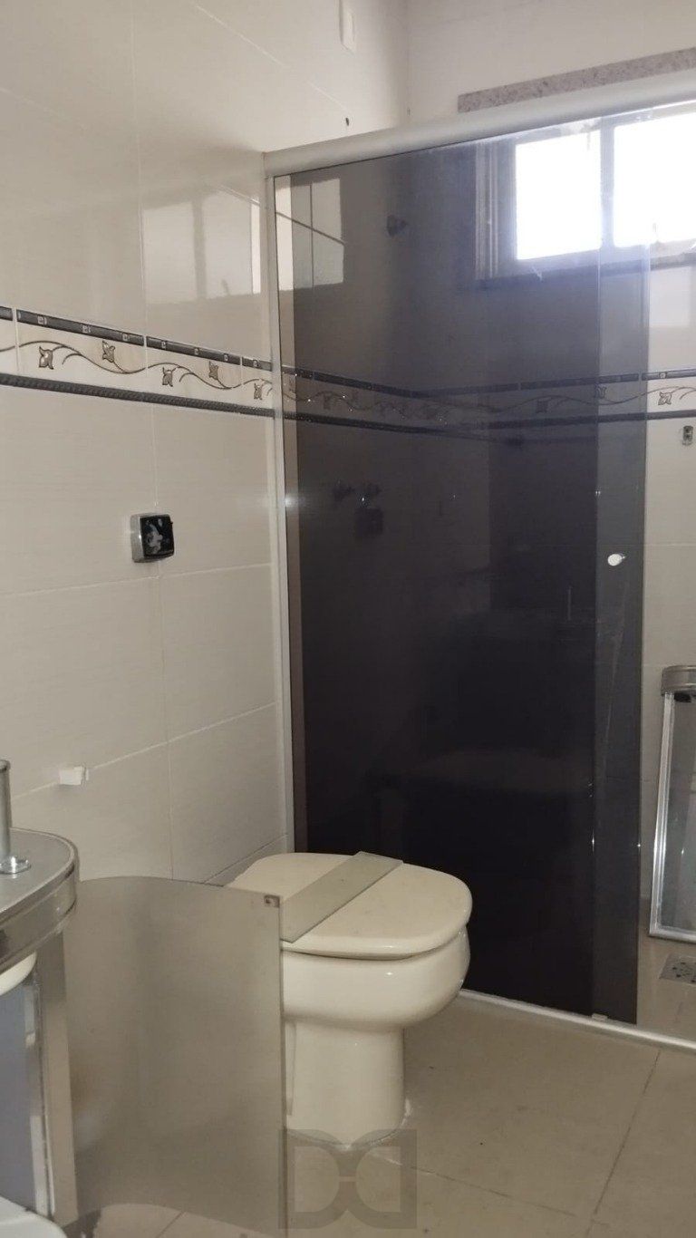 Casa com 4 quartos e 257m² à venda em Guarujá, Porto Alegre. — foto 13