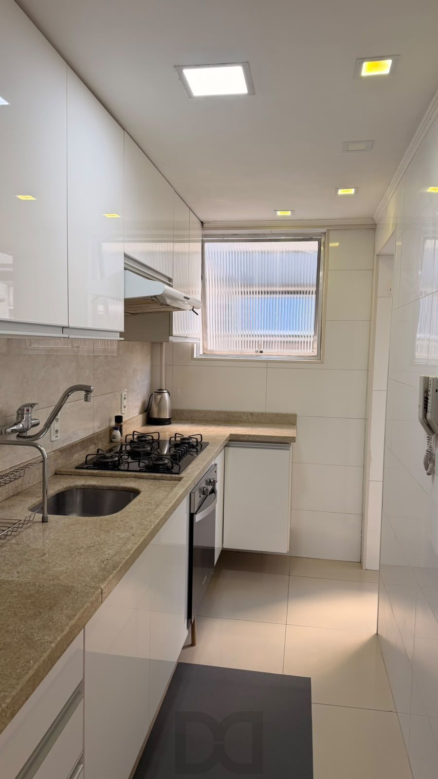 Oportunidade, apartamento de 2 dormitórios totalmente mobiliado — foto 24