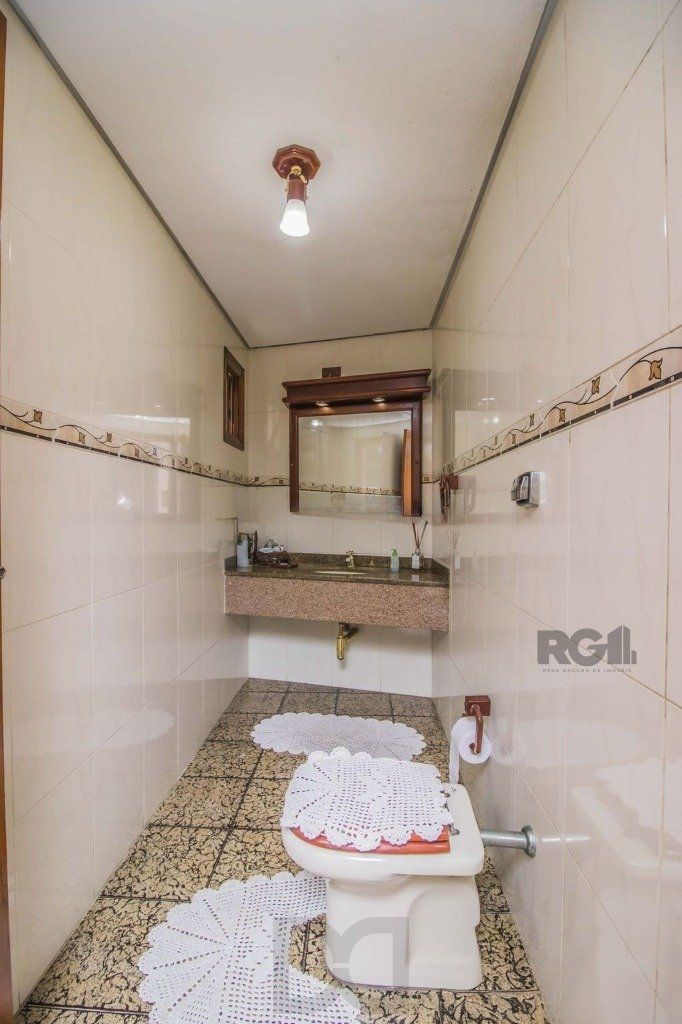 Casa de 329m² - 4 dormitórios, 1 suíte, 6 vagas no bairro Vila Jardim — foto 7