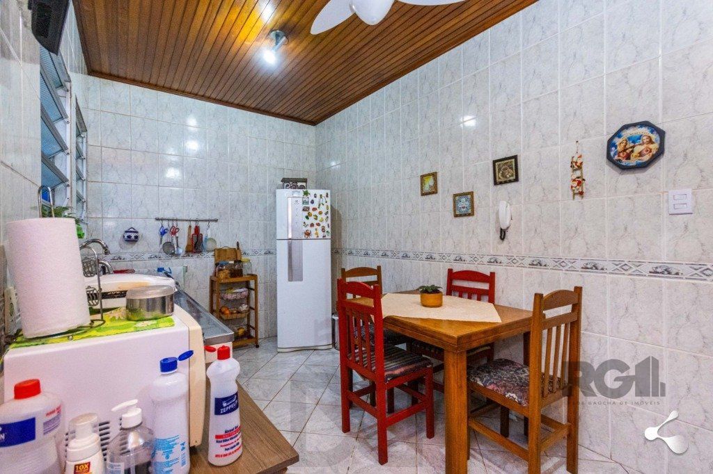 Casa para Venda - 240m², 3 dormitórios, sendo 1 suites, 3 vagas - Cristal — foto 23