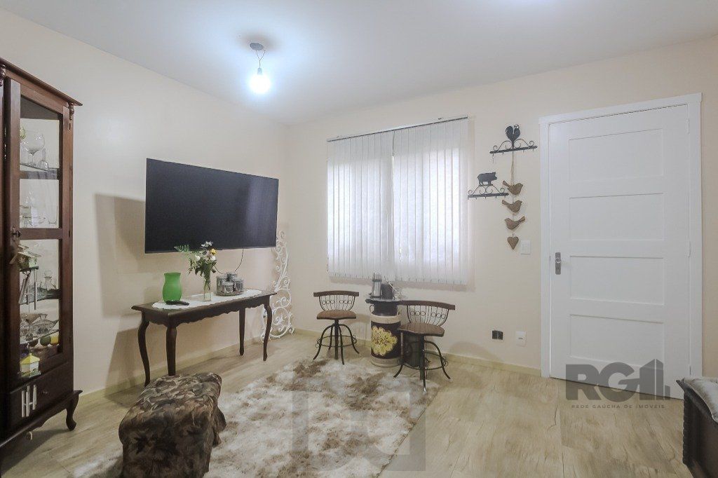 Casa em condomínio, 77m², 2 dormitórios e 2 vagas no bairro Humaitá — foto 1