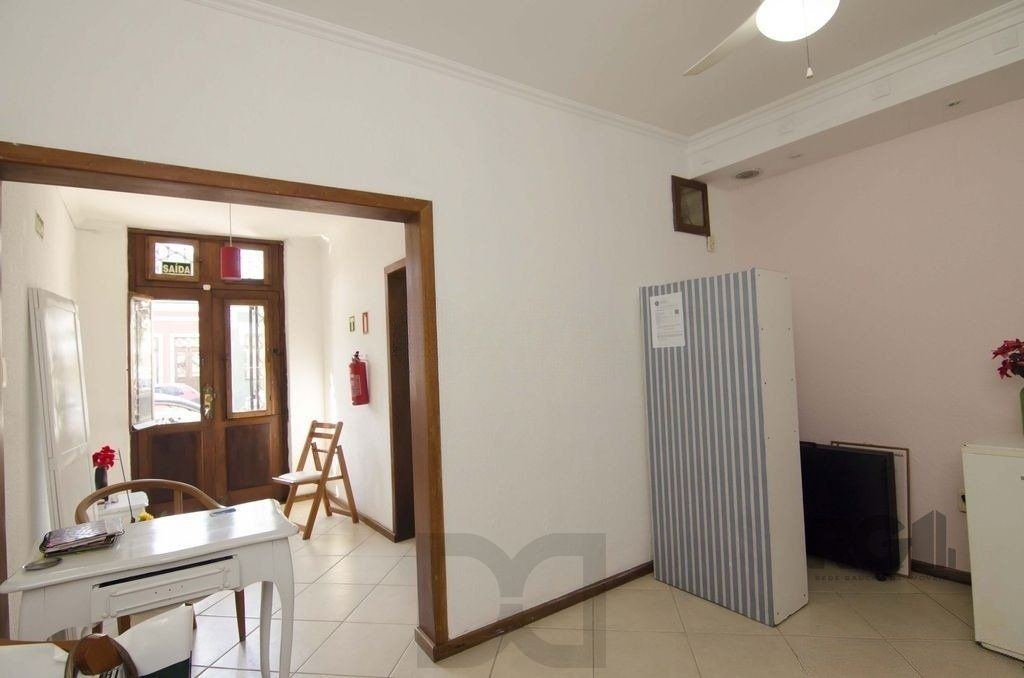 Excelente casa de 116m² com 2 dormitórios no bairro Cidade Baixa. — foto 4