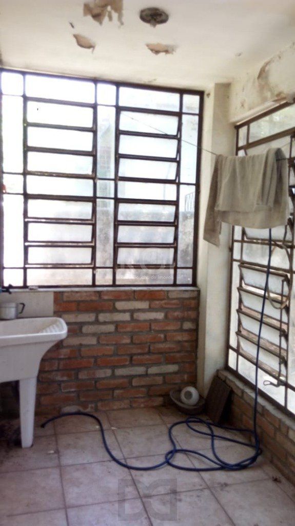 Casa para Venda - 244m², 2 dormitórios, 4 vagas - Teresópolis — foto 4