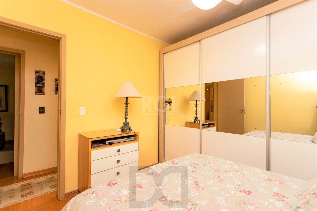 Casa para Venda - 228m², 4 dormitórios, sendo 1 suites, 5 vagas - Teresópolis — foto 26