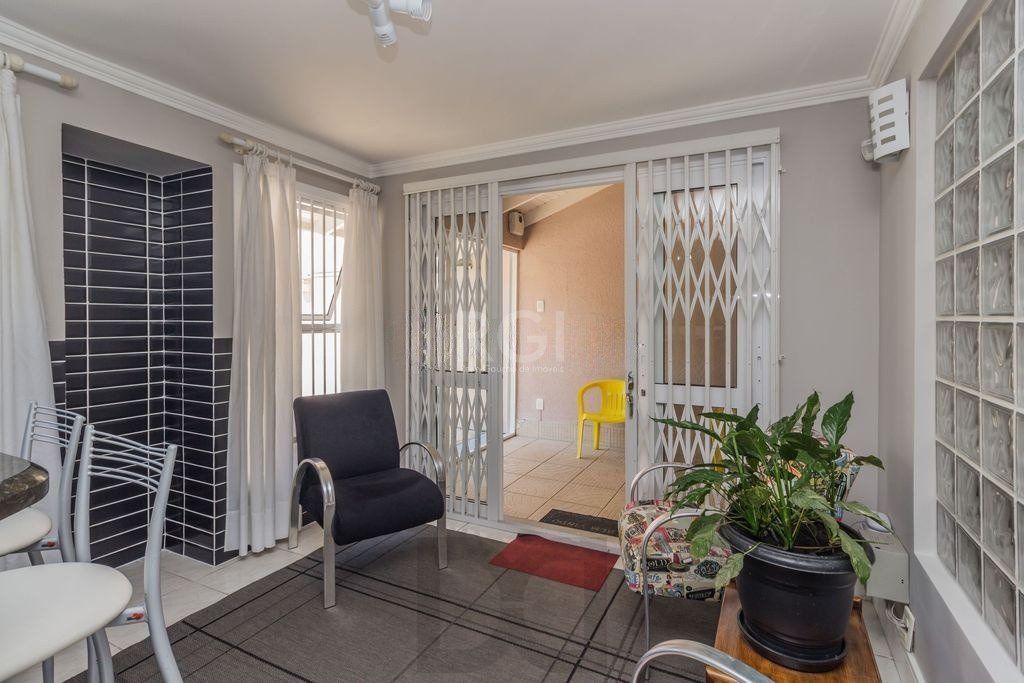 Casa à venda - 230m², 4 quartos, sendo 2 suítes, churrasqueira, piscina e 03 vagas de garagem — foto 30