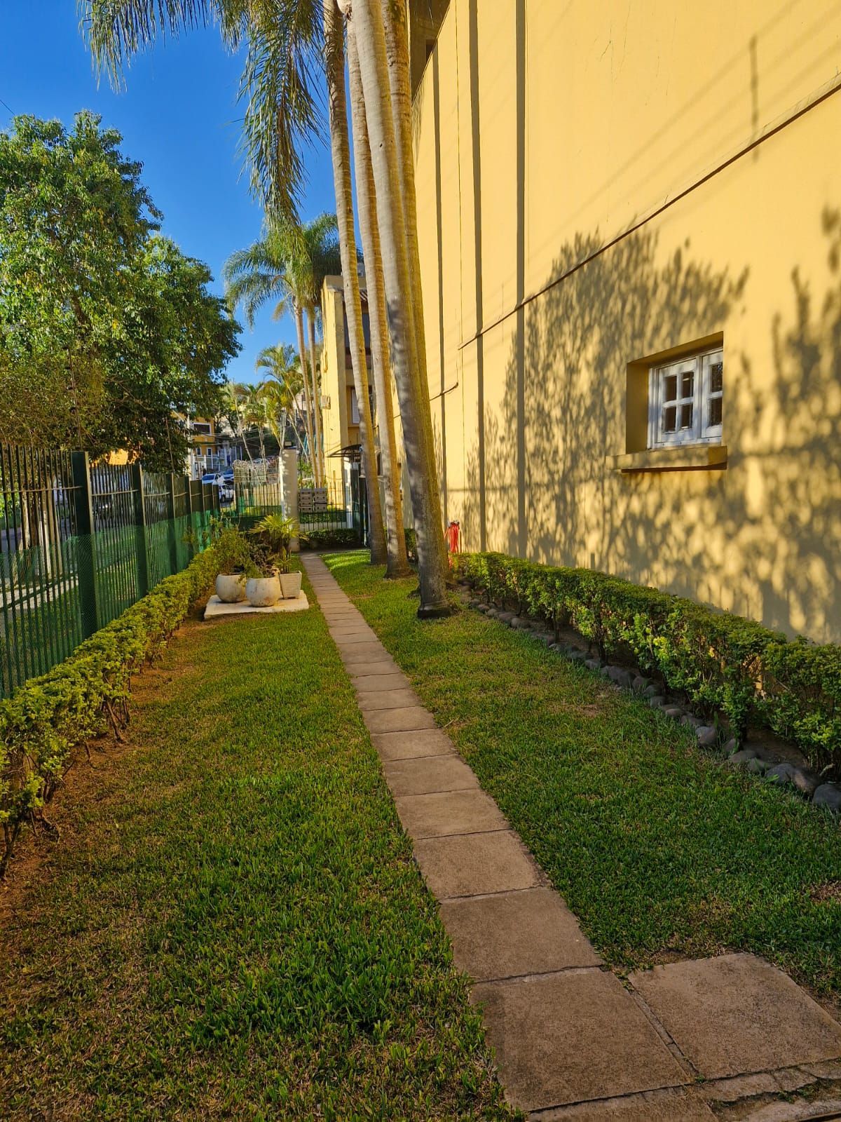 Casa em condomínio no Bairro Medianeira, com 3 dormitórios, sendo 1 suíte, e 1 vaga de garagem. — foto 27