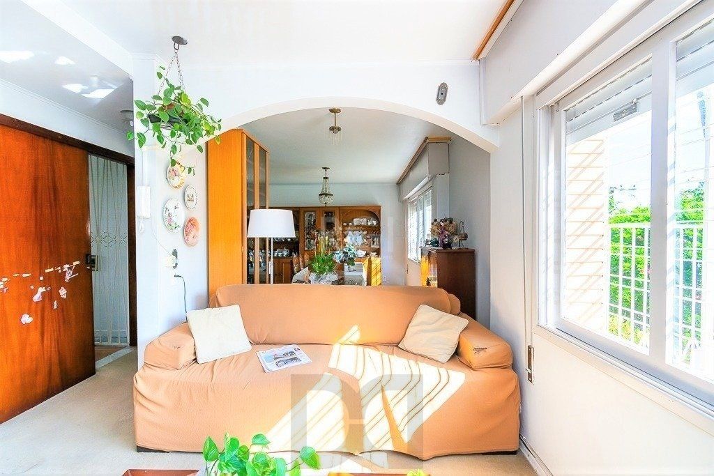 Casa de 424m² no Bairro Chácara Das Pedras — foto 1