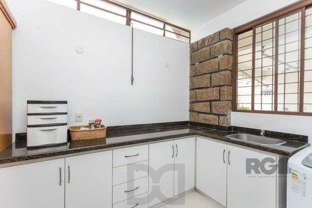 Casa com 3 dormitórios no bairro Jardim Lindóia — foto 31