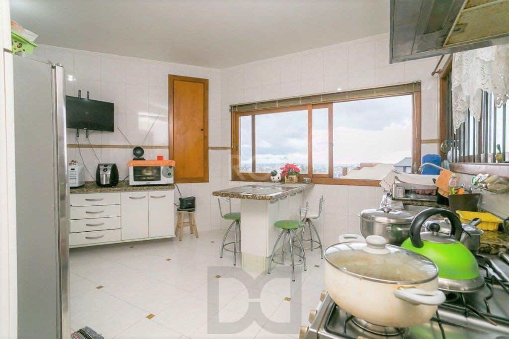Casa para Venda - 279m², 3 dormitórios, sendo 1 suites, 4 vagas - Teresópolis — foto 15