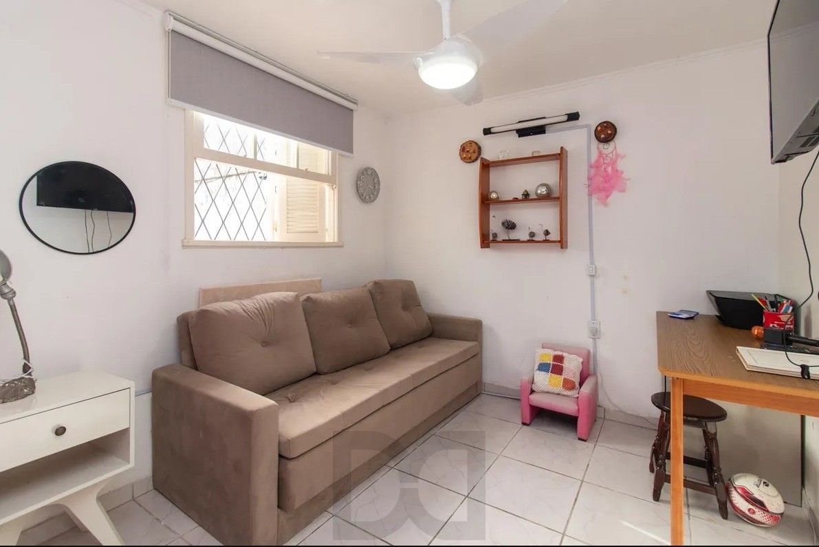 Casa com 4 dormitórios e energia solar no bairro Nonoai. — foto 40