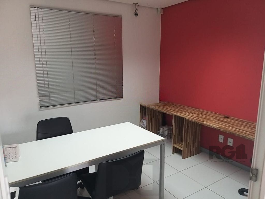 Casa comercial com 12 dormitórios no bairro Teresópolis — foto 29