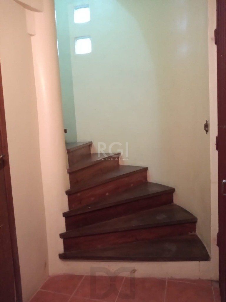 Casa para Venda - 256.87m², 3 dormitórios, sendo 1 suites, 2 vagas - Teresópolis — foto 11
