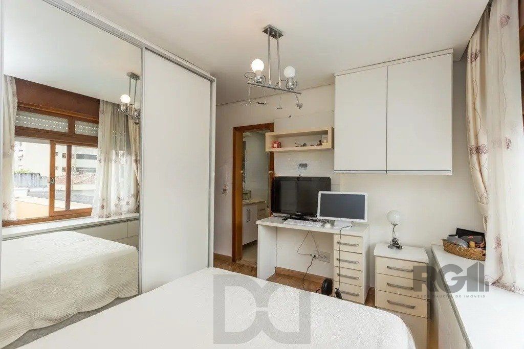 Casa com 3 dormitórios no bairro Jardim Lindóia — foto 23