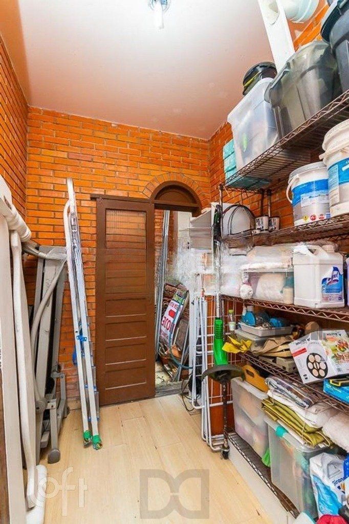 Casa de 245m² com 5 dormitórios no bairro Sarandi — foto 33