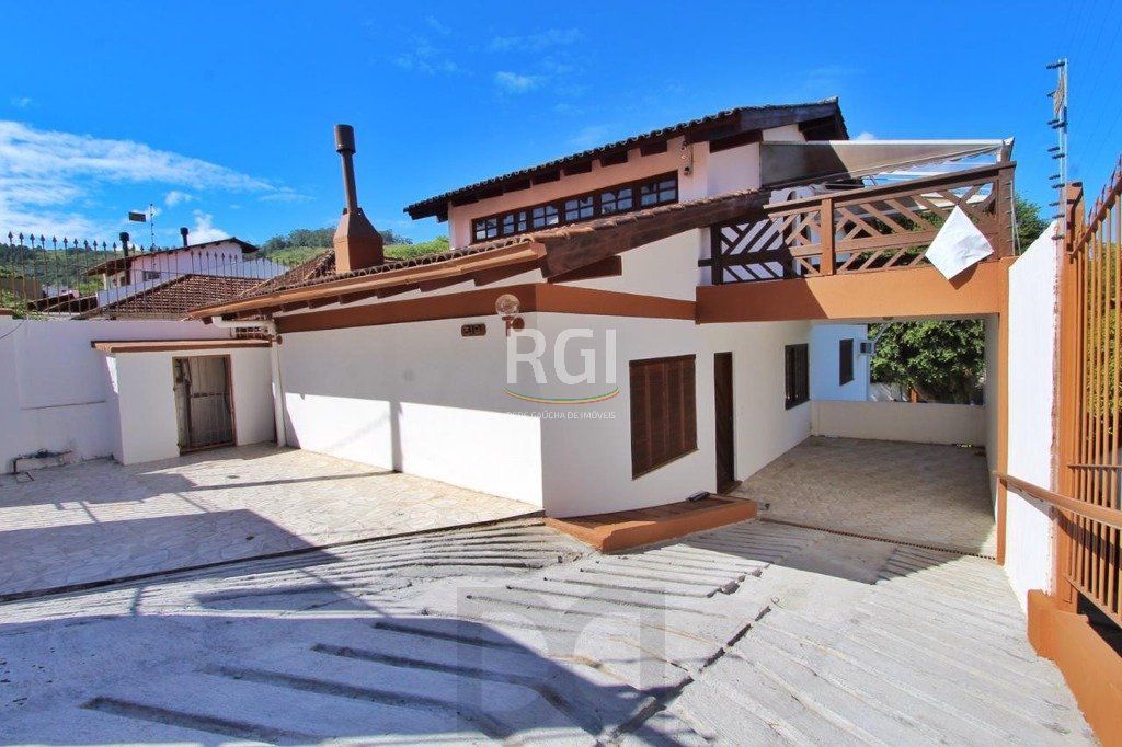 Casa para Venda - 185.29m², 4 dormitórios, sendo 2 suites, Teresópolis — foto 1