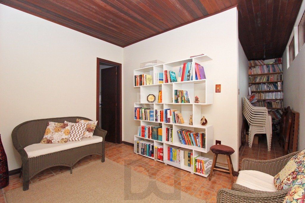 Casa para Venda - 150m², 4 dormitórios, sendo 1 suites, 3 vagas - Nonoai — foto 13