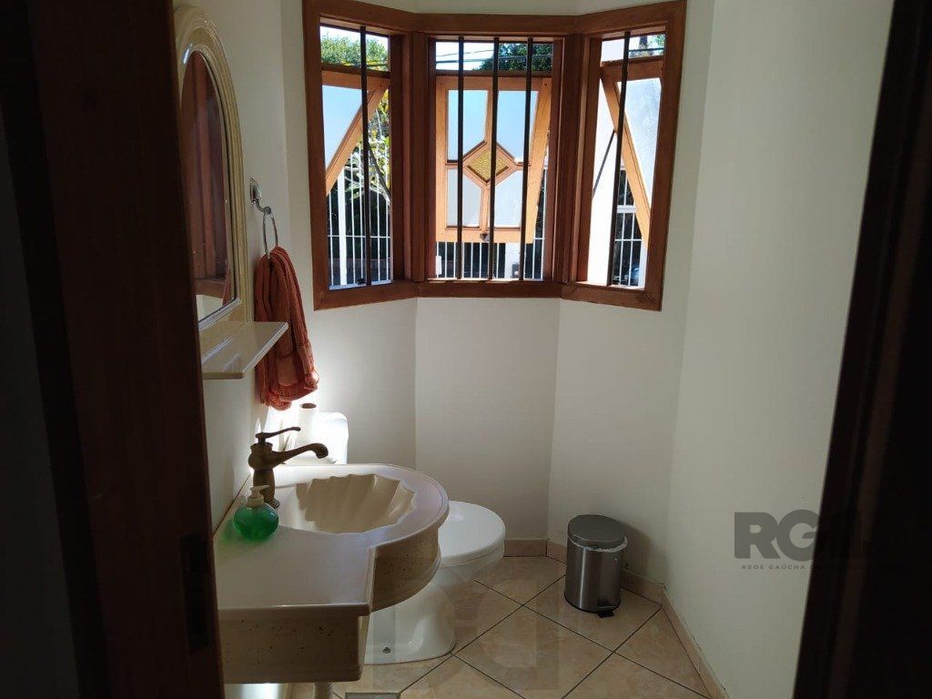 Casa 234m² - 3 dormitórios, 1 suíte e vaga para 6 carros no Jardim São Pedro — foto 4
