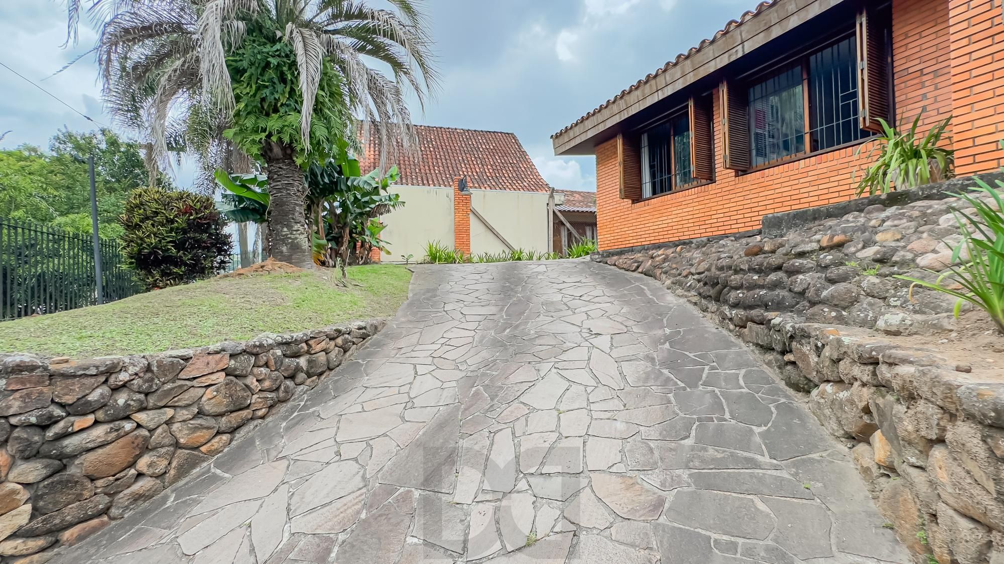 Casa com 3 quartos e 313m² à venda em Chácara das Pedras, Porto Alegre. Rua Joao Paetzel, Chácara Das Pedras, Porto Alegre — foto 8
