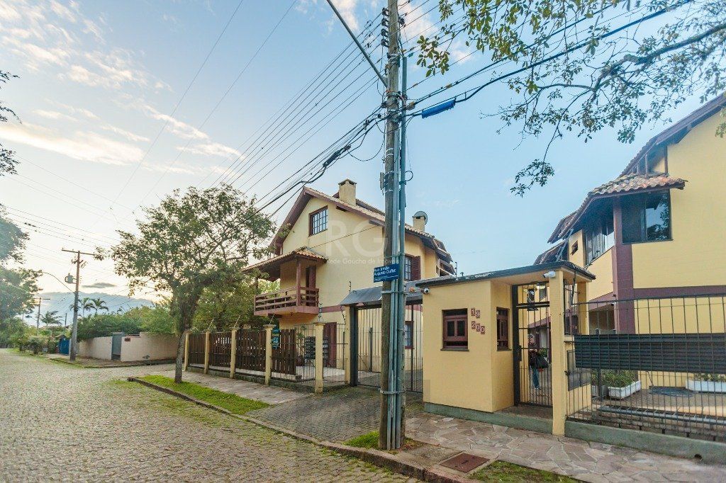 Casa 160m² - 3 dormitórios, 1 suíte, churrasqueira, terraço e 2 vagas de garagem no Guarujá — foto 30